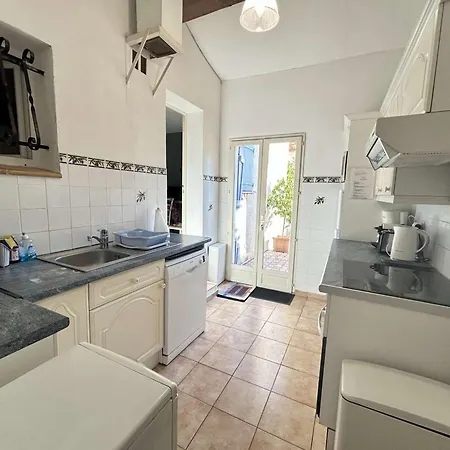 Méditerranéenne 5 Pièces, 8 Couchages, Jardin, Proche à - Fr-1-226-566 * Sainte-Maxime
